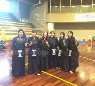 Benedetta con le ragazze della Waseda University